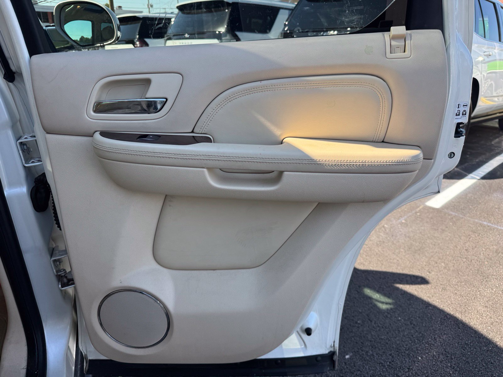 Used 2007 Cadillac Escalade AWD w/ Climate Package image 29