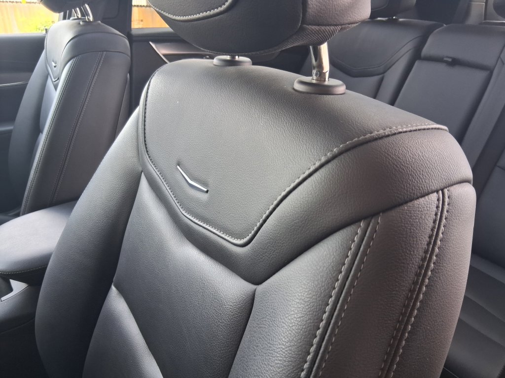 Used 2024 Cadillac XT6 Luxury w/ LPO, Floor Liner Package FWD image 19