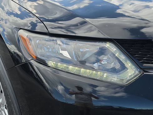 Used 2016 Nissan Rogue S FWD image 7