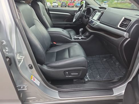 Used 2018 Toyota Highlander XLE FWD image 22