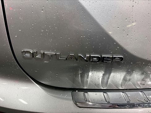 Used 2022 Mitsubishi Outlander SEL image 9