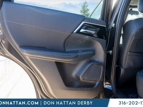 Used 2022 Mitsubishi Outlander SE image 21