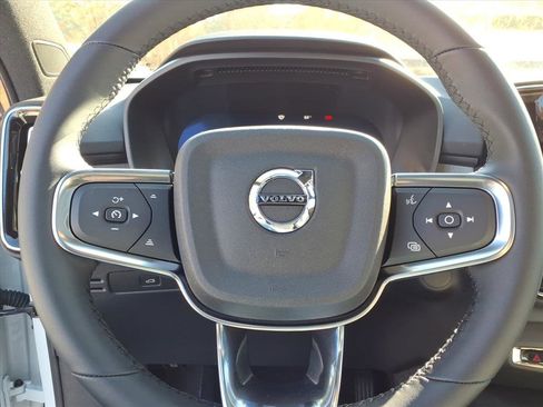 New 2026 Volvo EX40 Plus w/ Climate Package image 22