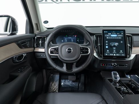 New 2026 Volvo XC90 T8 Plus w/ Protection Package Premier AWD/4WD image 17