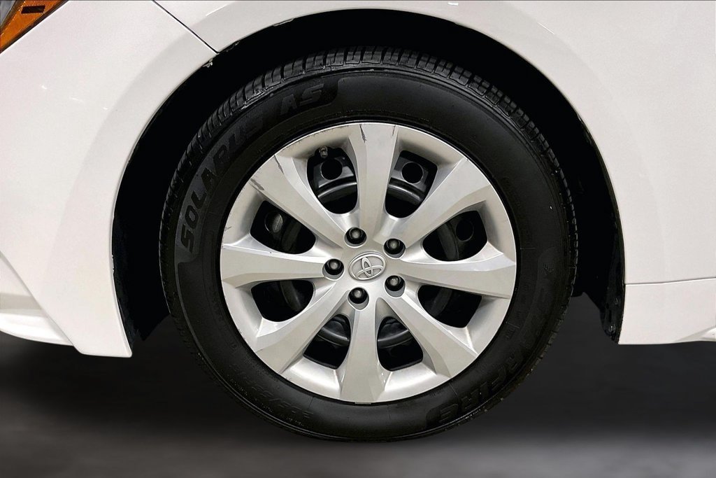 Used 2023 Toyota Corolla LE FWD image 33