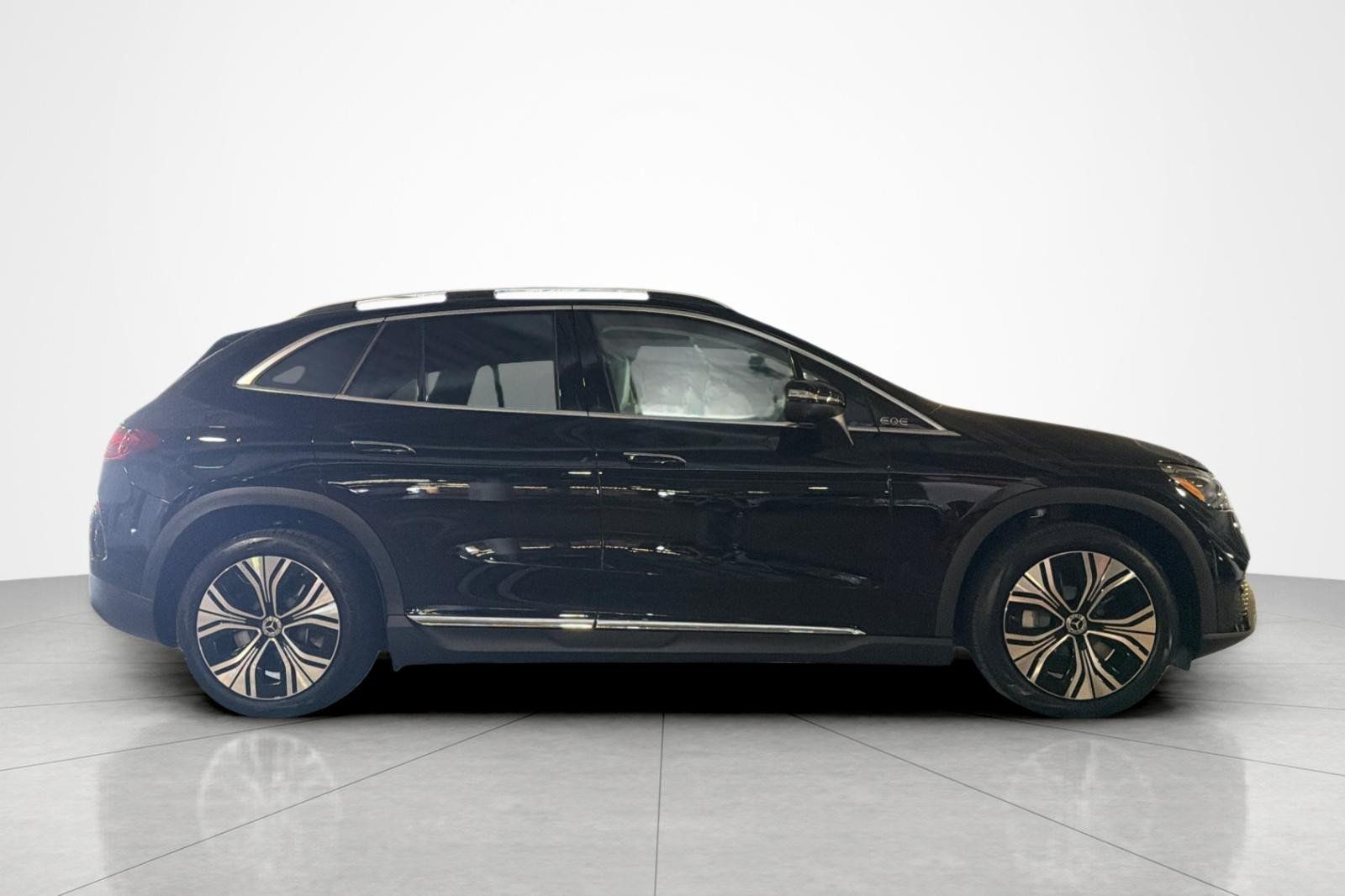 New 2027 Mercedes-Benz EQE 320 4MATIC SUV image 6
