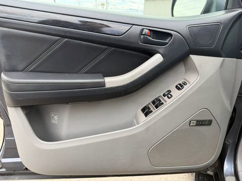 Used 2006 Toyota 4Runner Limited AWD/4WD image 9