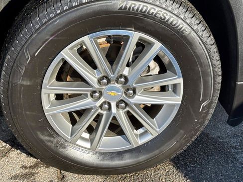 Certified 2023 Chevrolet Traverse LT image 5