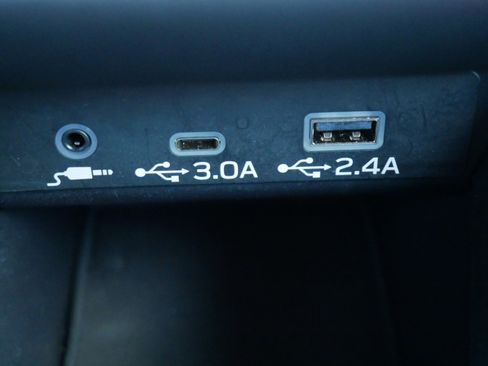 Used 2025 Subaru Outback Premium image 29