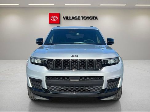 Used 2023 Jeep Grand Cherokee L Laredo RWD image 8