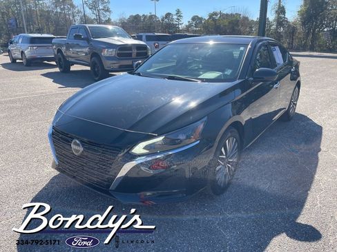 Used 2023 Nissan Altima 2.5 SV image 4