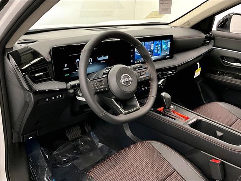 New 2026 Nissan Kicks SR w/ SR Premium Package AWD/4WD image 7