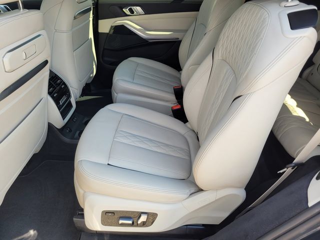 Used 2023 BMW X7 xDrive40i w/ M Sport Package AWD/4WD image 24