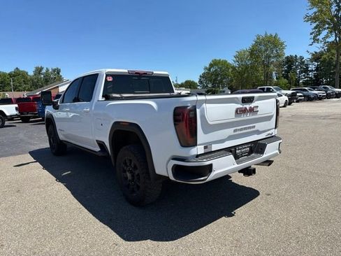 Used 2024 GMC Sierra 2500 AT4 w/ AT4 Premium Plus Package AWD/4WD image 5