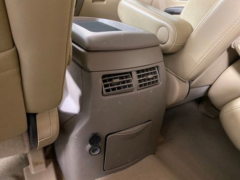 Used 2015 Nissan Armada SL w/ Moonroof Package image 29