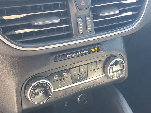 Used 2020 Ford Escape SEL image 28