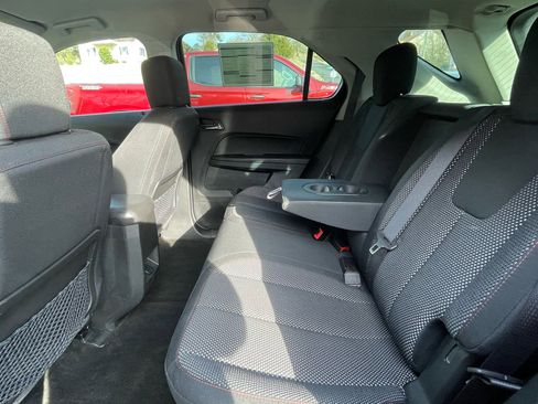 Used 2017 Chevrolet Equinox LS image 22