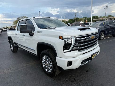 Used 2024 Chevrolet Silverado 2500 High Country w/ High Country Premium Package image 7