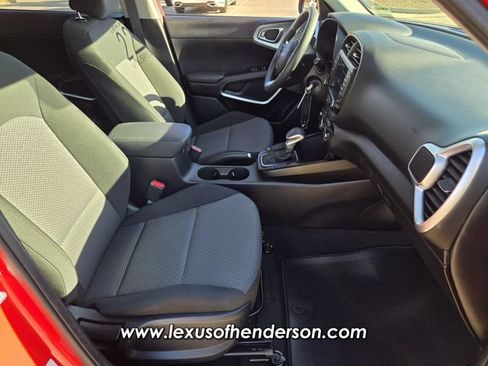 Used 2022 Kia Soul LX FWD image 16