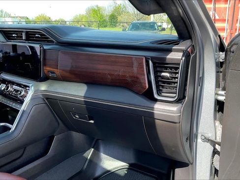 Used 2025 GMC Sierra 1500 Denali Ultimate image 19