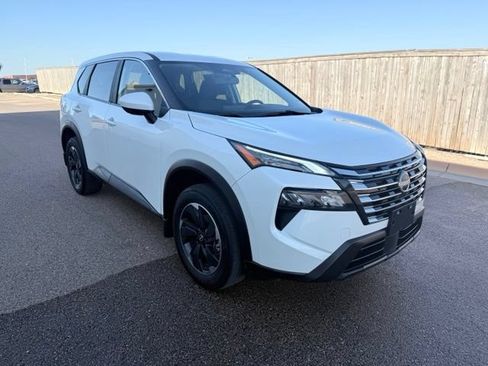 Certified 2024 Nissan Rogue SV FWD image 4