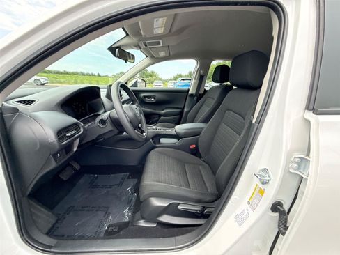 Certified 2025 Honda HR-V LX image 17