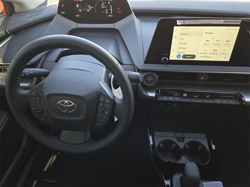 Used 2026 Toyota Prius LE image 27