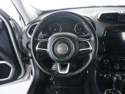 Used 2018 Jeep Renegade Latitude w/ UConnect 8.4 Nav Group image 14