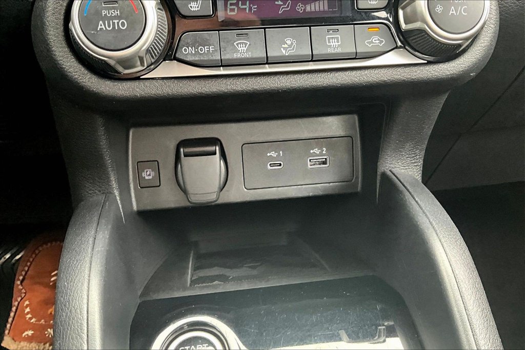 Used 2024 Nissan Versa SR FWD image 16