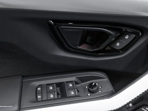 New 2025 Lamborghini Urus SE image 23