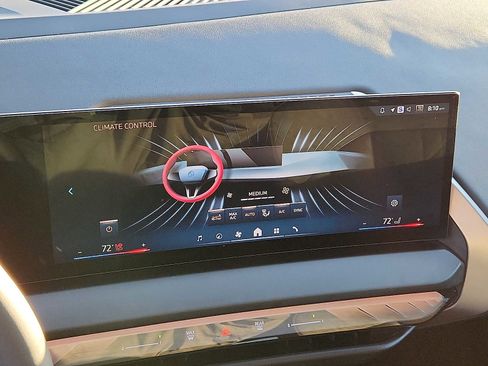 Used 2025 BMW X3 xDrive30i w/ Premium Package image 15