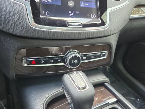 Used 2019 Volvo XC90 T5 Momentum w/ Protection Package Premier FWD image 30