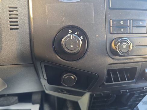 Used 2014 Ford F250 XL w/ Power Equipment Group image 24