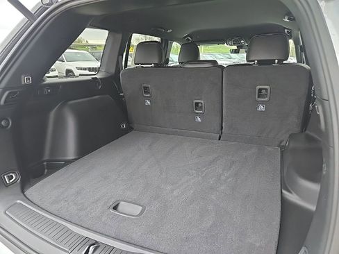 New 2026 Jeep Grand Cherokee Altitude AWD/4WD image 97