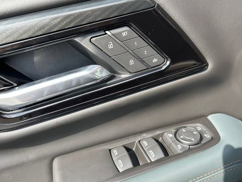 New 2026 GMC Yukon XL AT4 w/ LPO, Floor Liner Package AWD/4WD image 17