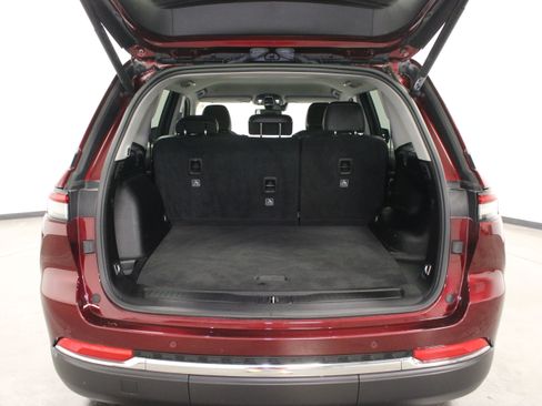 Used 2023 Jeep Grand Cherokee Limited AWD/4WD image 12