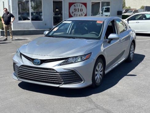 Used 2022 Toyota Camry LE FWD image 7