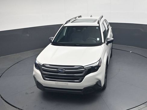 Used 2025 Subaru Forester Premium AWD/4WD image 41