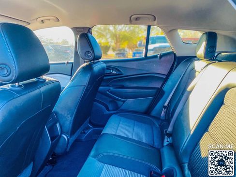 Used 2025 Chevrolet Trax LT w/ Driver Confidence Package image 27