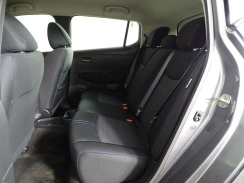 Used 2023 Nissan Leaf S image 11