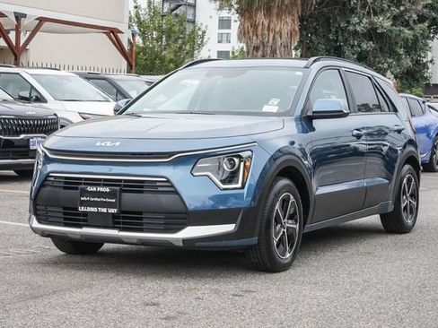 Certified 2025 Kia Niro EX FWD image 5