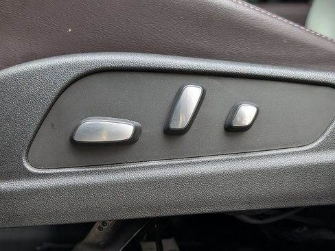 Used 2022 Cadillac XT6 Premium Luxury w/ Technology Package image 26