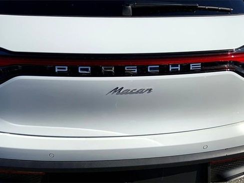 Certified 2026 Porsche Macan image 38