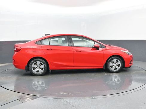Used 2018 Chevrolet Cruze LS image 4