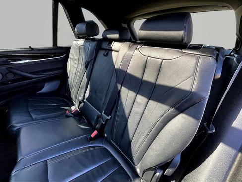 Used 2018 BMW X5 xDrive50i w/ M Sport Package image 23