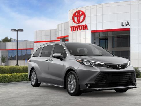 New 2026 Toyota Sienna XLE image 17