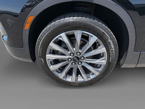 Used 2024 Chevrolet Blazer Premier w/ Driver Confidence II Package FWD image 9