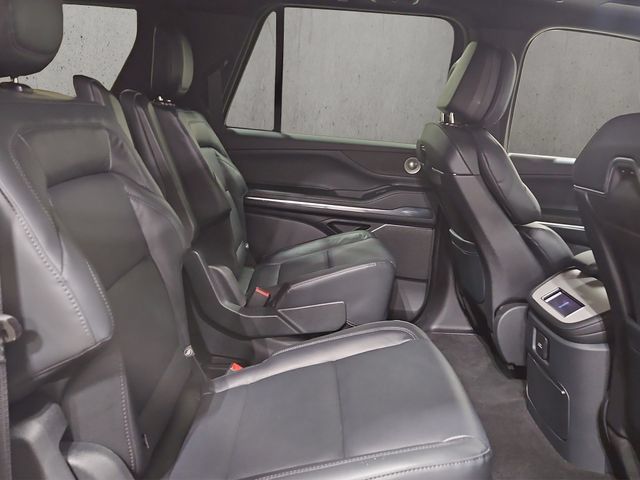 New 2026 Lincoln Navigator L Reserve AWD/4WD image 11
