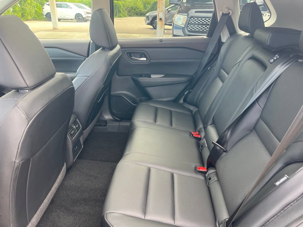 Certified 2023 Nissan Rogue SV w/ SV Premium B Package AWD/4WD image 9