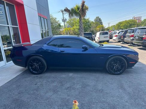 Used 2017 Dodge Challenger R/T w/ Blacktop Package RWD image 8